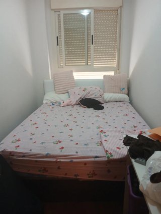 Se alquila habitación