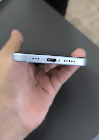 iPhone 15 Azul Claro en perfecto estado