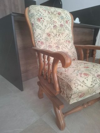 Mecedora antigua para restaurar