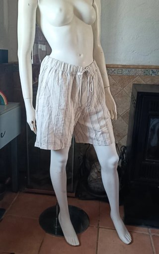 Bermudas Zara rayas beige y gris