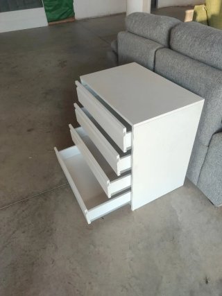 Cajonera blanca de plástico
