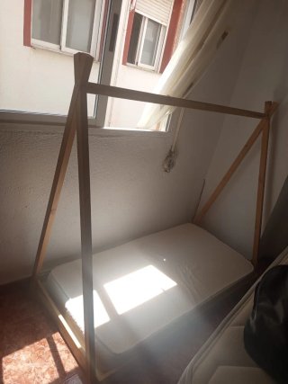 Cama infantil de madera