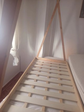Cama infantil de madera