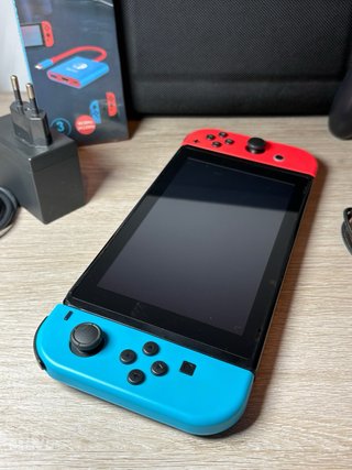 Nintendo Switch (2020)