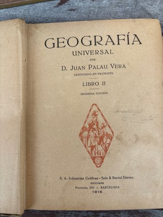 Libro antiguo de geografía universal