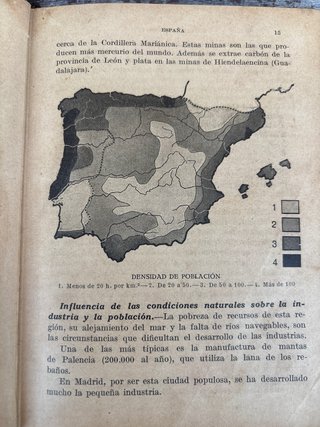 Libro antiguo de geografía universal