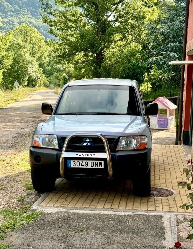 Mitsubishi Montero - foto 1