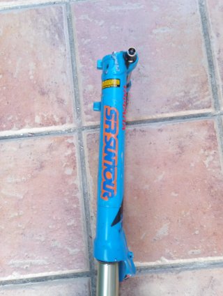 Horquilla Suntour Azul y Naranja