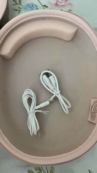 Cascos Soundcore Rosa con Estuche y Cables