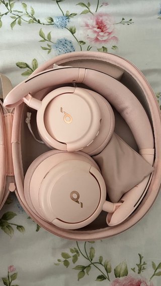 Cascos Soundcore Rosa con Estuche y Cables