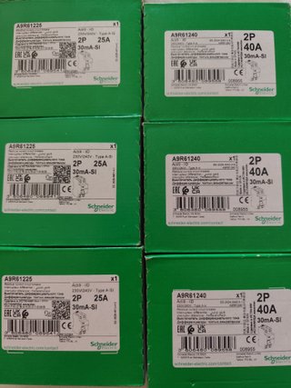 8 x Diferencial Schneider A9R61240 40A