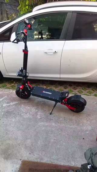 Patinete eléctrico con luces LED Scooter