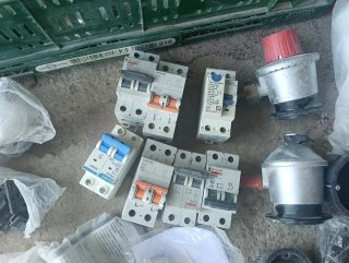 Sobrantes de obra fontanería y electricidad