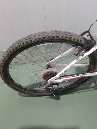 Bicicleta de Montaña B-PRO Blanca y Rosa