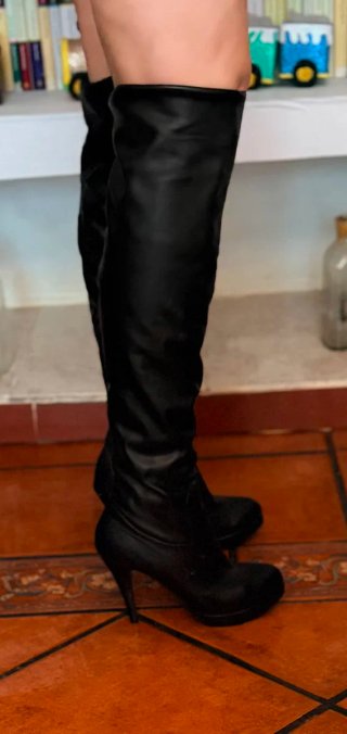 Botas altas negras talla 40 /Se pueden doblar