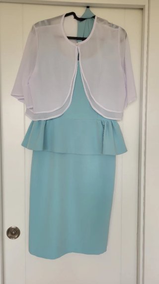 Vestido fiesta azul con peplum