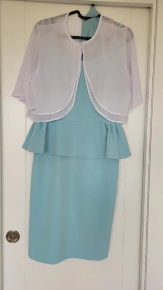 Vestido fiesta azul con peplum