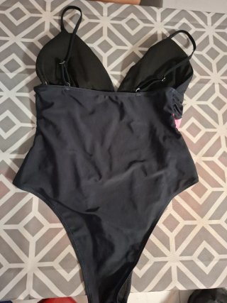 Bañador negro con estampado floral