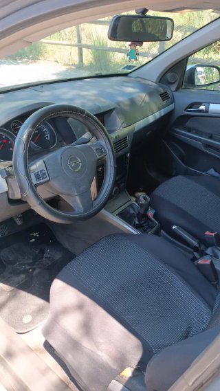 Opel Astra 2004