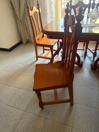Mesa de comedor de madera maciza
