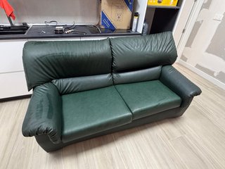 Sofá de piel verde 1.80m
