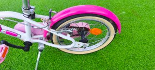 Bici niña blanca y rosa
