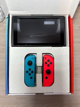 Nintendo Switch con caja (2023)
