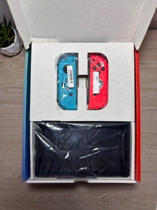 Nintendo Switch con caja (2023)