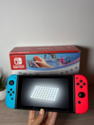 Nintendo Switch con caja (2023)