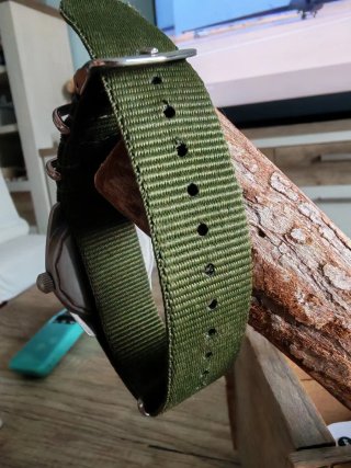 Reloj Hamilton Militar Negro Correa Verde