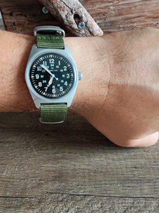 Reloj Hamilton Militar Negro Correa Verde