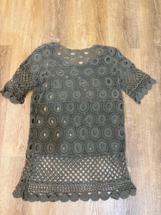 Copricostume uncinetto traforato verde oliva tagli