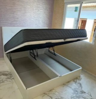 Letto a scomparsa in legno con materassi