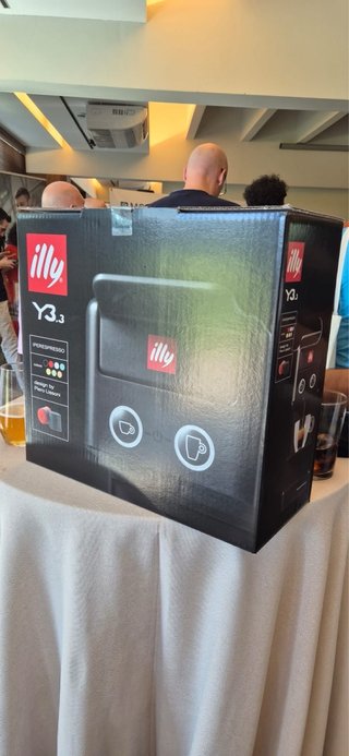 Cafetera Illy Y3.3 Iperespresso nueva y precintada