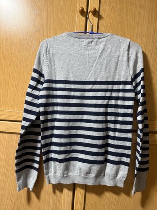 Jersey de rayas gris y negro