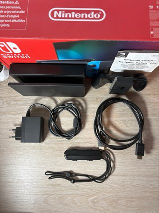 Nintendo Switch con caja (2020)