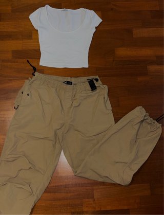 Lote conjunto urbano beige y blanco