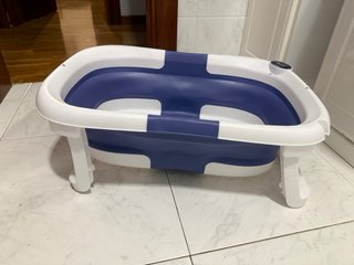Trona y bañera bebé nuevas