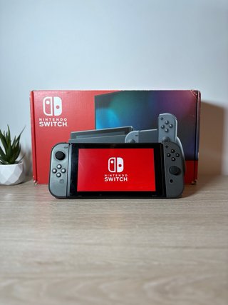 Nintendo Switch con Caja (2021)