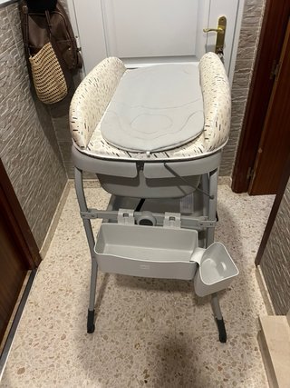 Cambiador y bañera para bebé