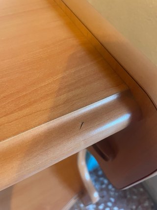Escritorio de madera (color pino) con estantes