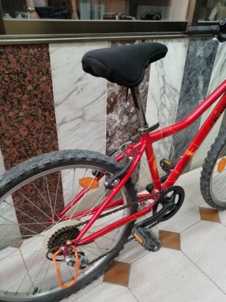 Bicicleta B'Twin Decathlon Roja
