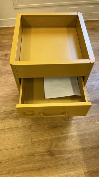 Cajonera IKEA IDASEN amarilla con ruedas