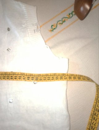 Camicia bianca smanicata con strass