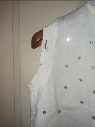 Camicia bianca smanicata con strass