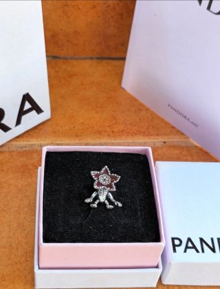 Charm Pandora Demogorgon Stranger Things Plata