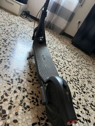 Patinete eléctrico en buen estado