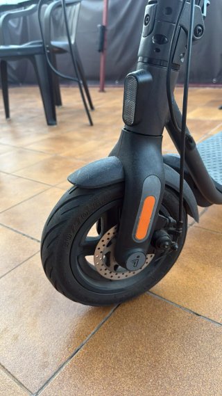 Patinete eléctrico en buen estado