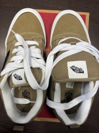 Vans Knu Skool beige/nero taglia 39 rif. 22m/26