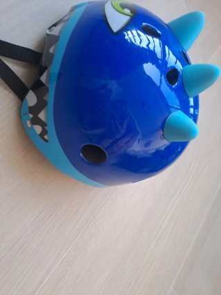 Casco bici infantil azul dinosaurio